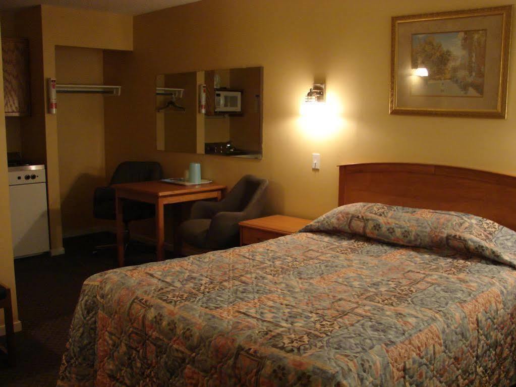 Canadas Best Value Inn Kelowna Zewnętrze zdjęcie